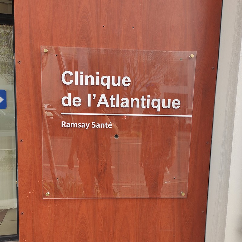 Enseigne personnalisable plaque professionnelle pour médecin, avocat et entreprises