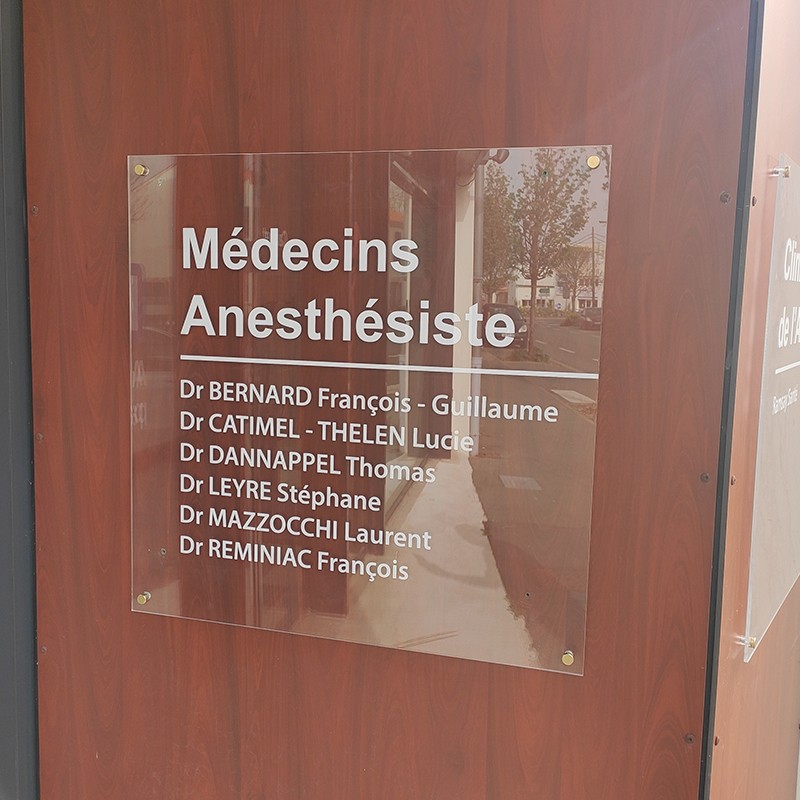 Enseigne personnalisable plaque professionnelle pour médecin, avocat et entreprises