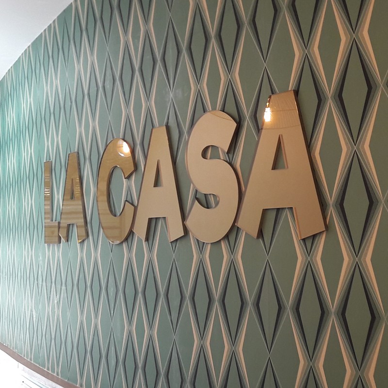 La Casa enseigne Plexiglas translucide dos adhésif doré