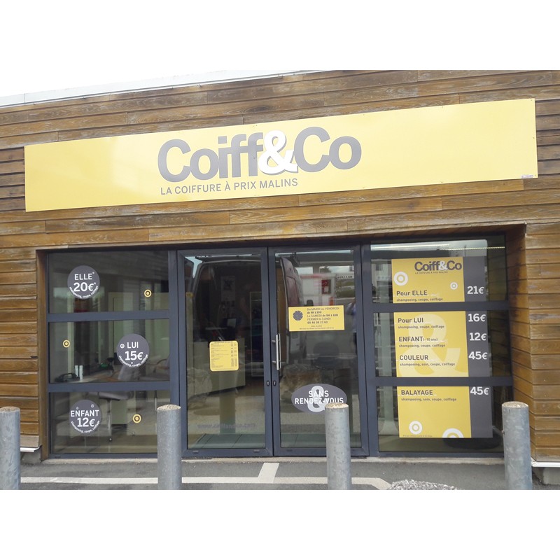 Enseigne coiffeur Coiff & Co plaque dibond impression adhésif